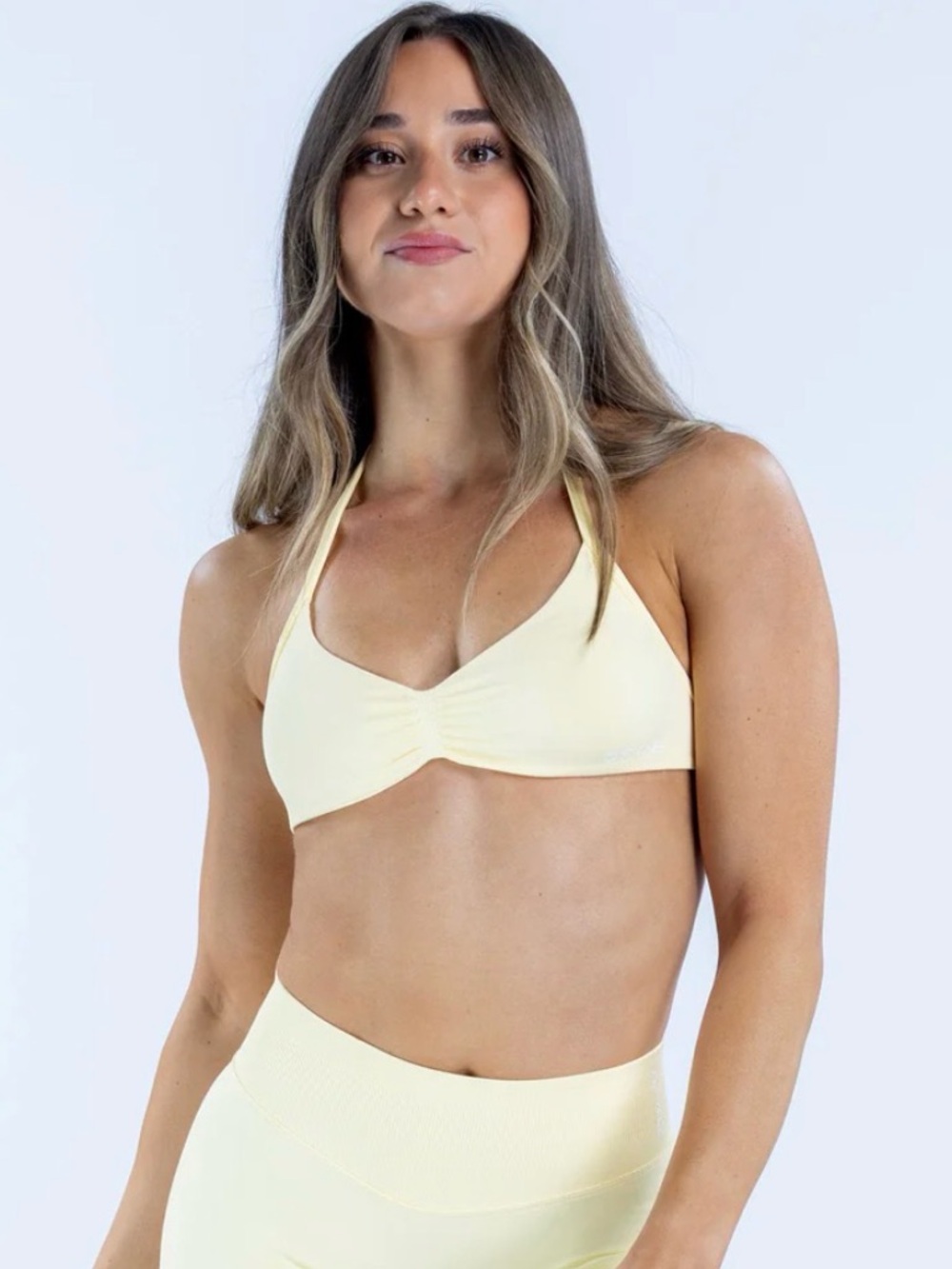 DFYNE Impact Strappy Bra Butter Light Yellow Seamless Halter Sports Bra